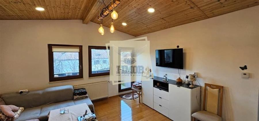 Casă individuală cu 5 camere cu Teren 336 Mp în Piața Cluj