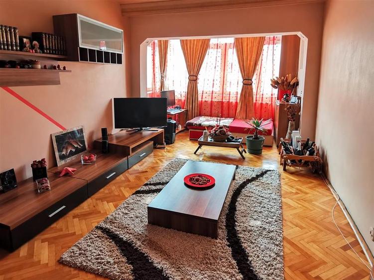 Apartament cu 2 camere decomandat în Vasile Aaron