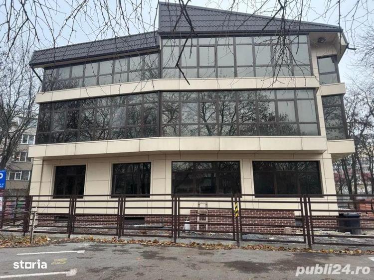 Spațiu comercial, de 380 mp, în Titan