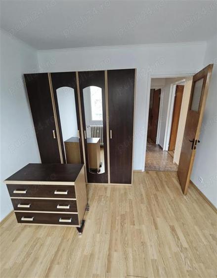 Apartament cu 3 camere semidecomandat, mobilat în Berceni