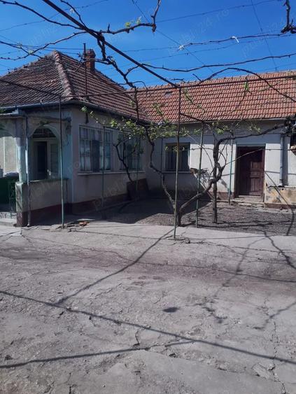 Casă cu 3 camere în Ianoșda