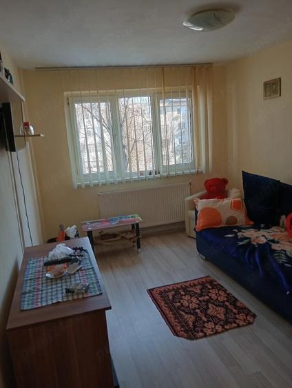 Garsonieră decomandată în Școlilor