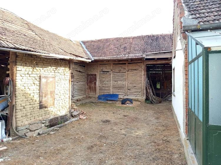 Casă cu Teren 1151 Mp în Ciuchici