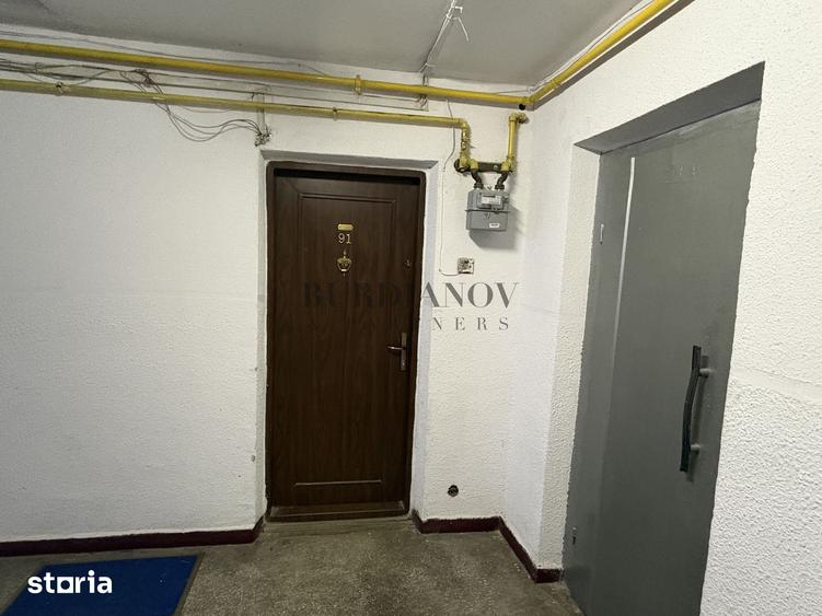 Apartament cu 4 camere semidecomandat în Militari