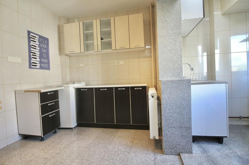 Apartament cu 2 camere semidecomandat, mobilat în Ultracentral