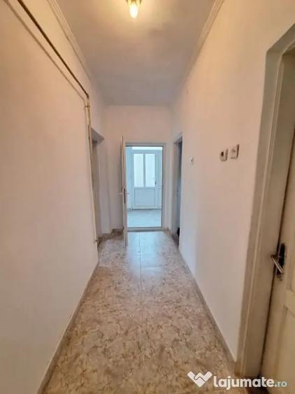 Casă cu 3 camere cu Teren 183 Mp în Central