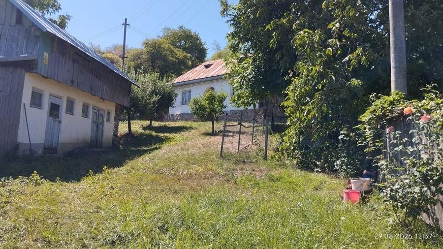 Casă cu 3 camere în Sascut