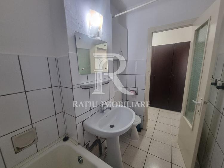 Apartament cu 2 camere semidecomandat, mobilat în Gojdu