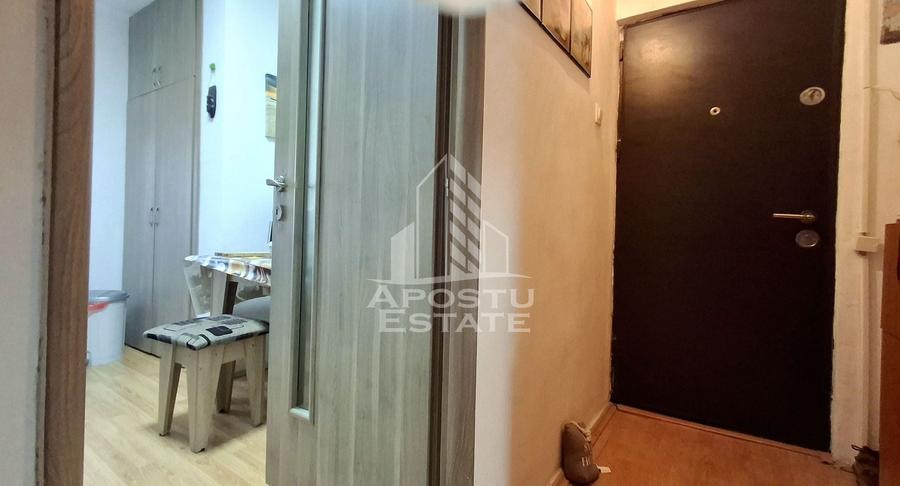 Apartament cu 2 camere semidecomandat, mobilat în Micălaca