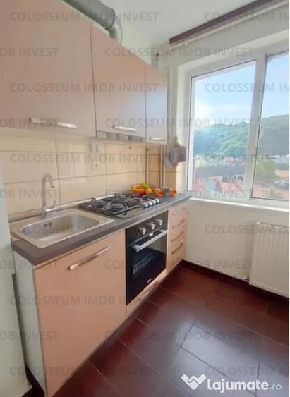 Apartament cu 2 camere decomandat în Centrul Civic