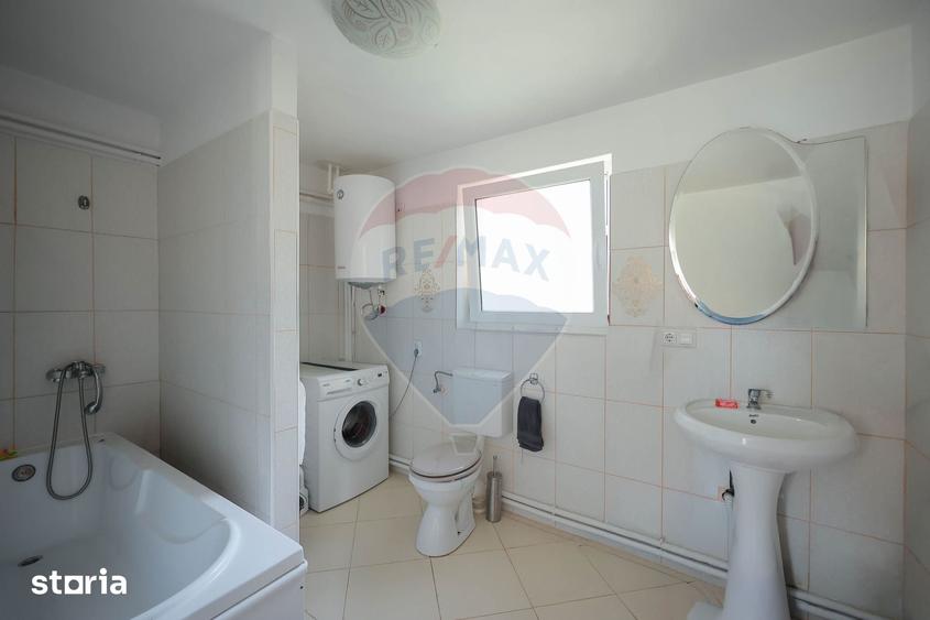 Casă cu 5 camere cu Teren 300 Mp în Sânmartin