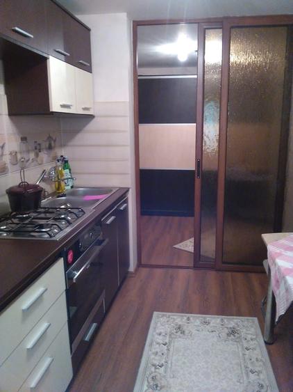 Apartament cu 2 camere decomandat în Școlilor