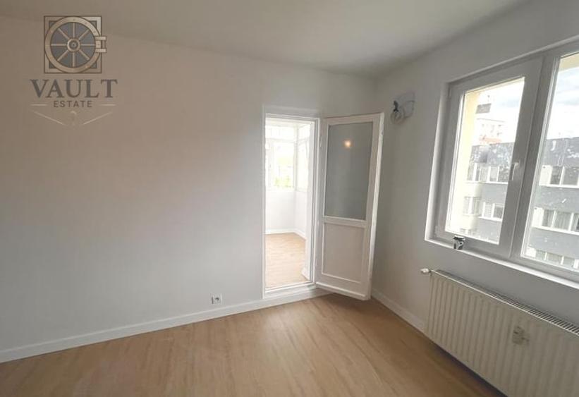 Apartament cu 3 camere decomandat în Dristor