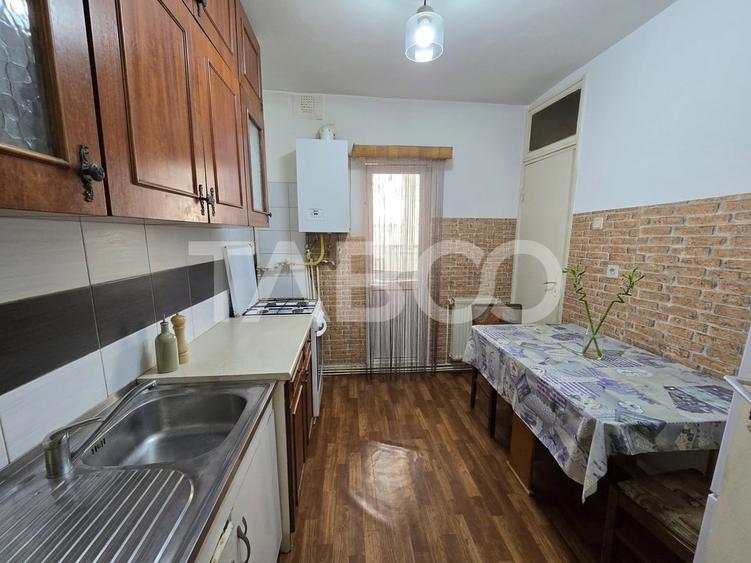 Apartament cu 2 camere decomandat, mobilat în Vasile Aaron