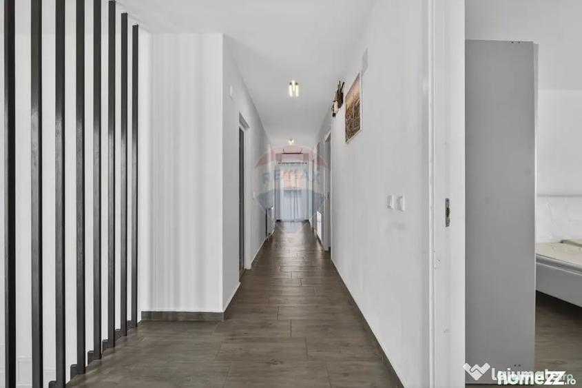 Casă cu 9 camere cu Teren 600 Mp în Fântânele