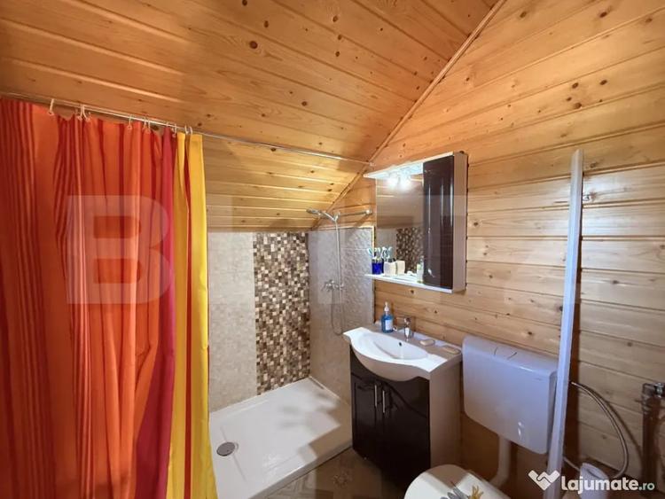 Casă cu 3 camere cu Teren 2200 Mp în Central