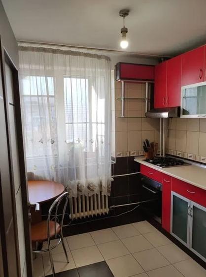 Apartament cu 2 camere semidecomandat, mobilat în Brâncoveanu