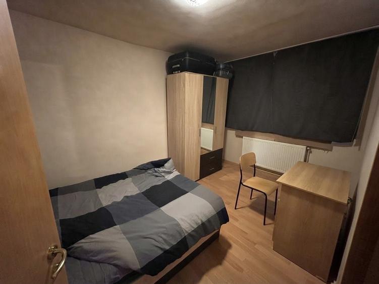 Apartament cu 3 camere semidecomandat în Complex Studențesc