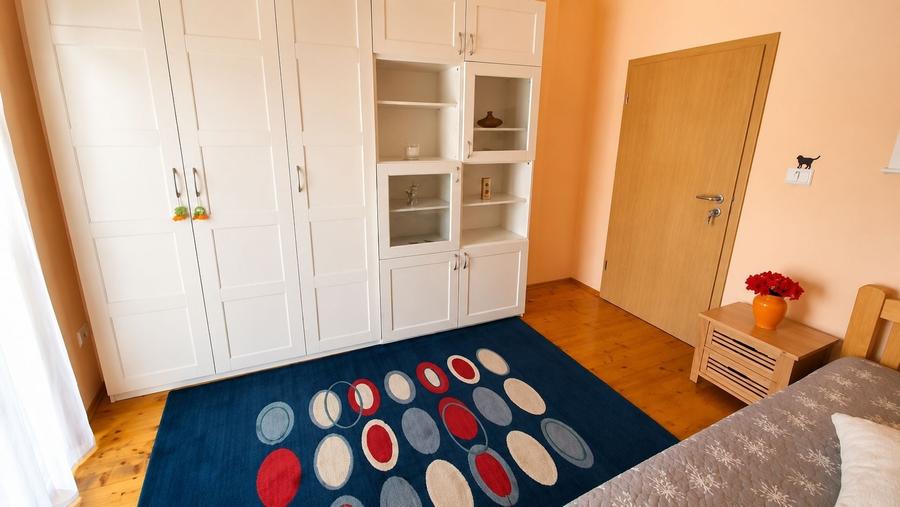 Apartament cu 3 camere decomandat, mobilat în Braytim