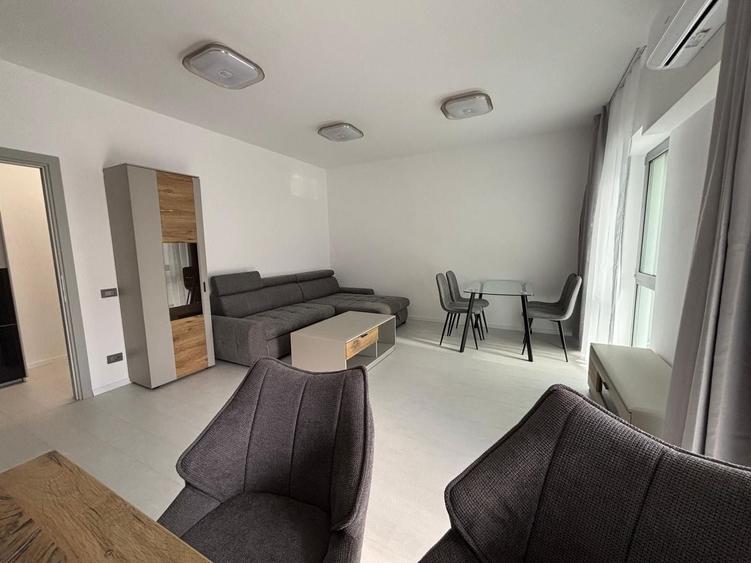 Apartament cu 2 camere semidecomandat, mobilat în Unirii