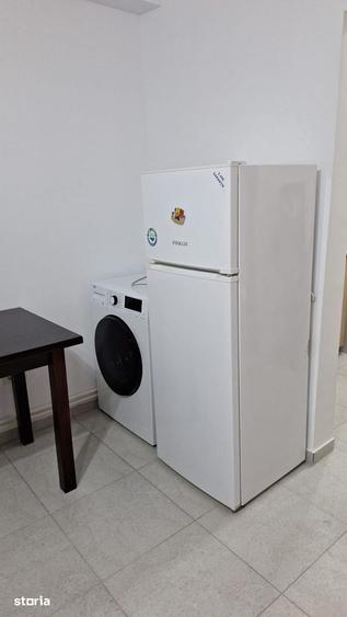 Garsonieră decomandată în Vest