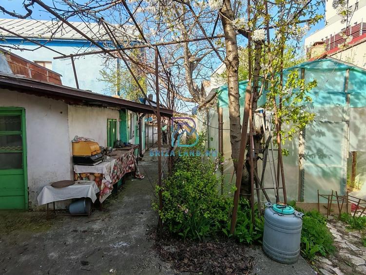 Casă individuală cu 3 camere cu Canalizare în Chitila