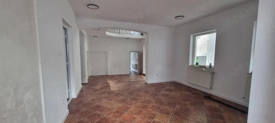 Casă cu 6 camere în Banat