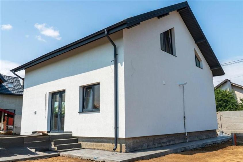 Casă cu 4 camere cu Teren 400 Mp în Berceni