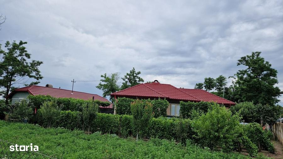 Casă cu 3 camere cu Teren 1300 Mp în Boldești