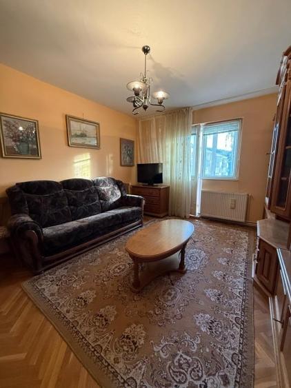 Apartament cu 3 camere semidecomandat, mobilat în Astra