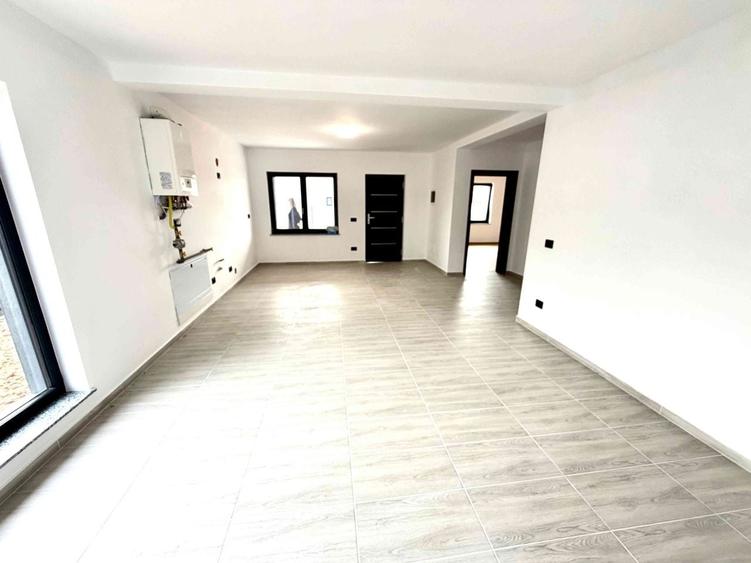 Casă cu 3 camere în Hemeiuș