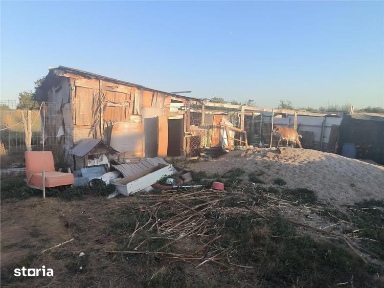 Casă cu 3 camere cu Teren 4300 Mp în Central