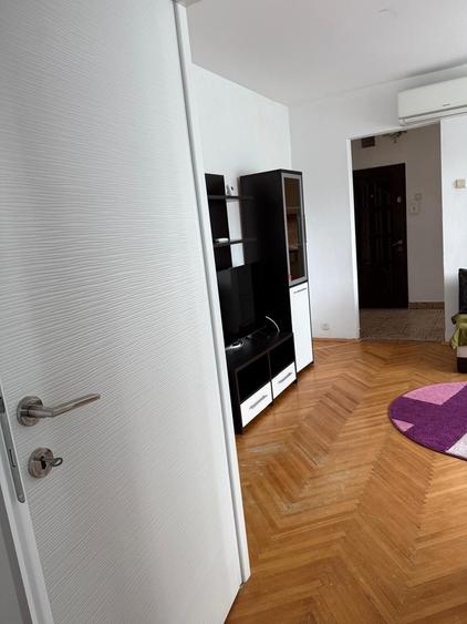 Apartament cu 2 camere semidecomandat în Exterior Vest
