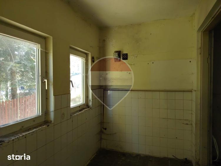 Casă cu 4 camere cu Teren 442 Mp în Central