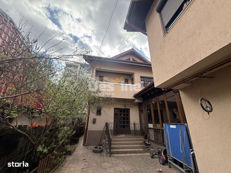 Casă cu 5 camere cu Teren 400 Mp în Crângași