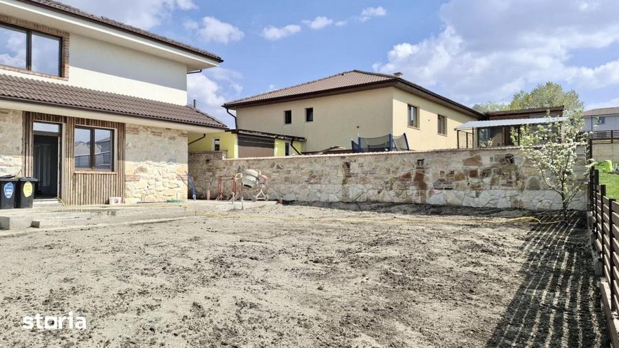Casă cu 4 camere cu Teren 450 Mp în Apahida