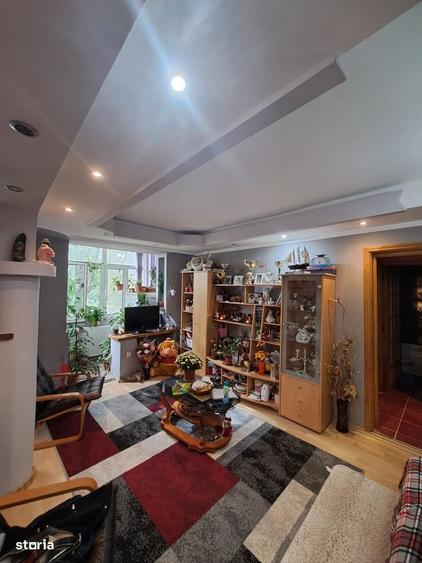 Apartament cu 4 camere în Tecuci