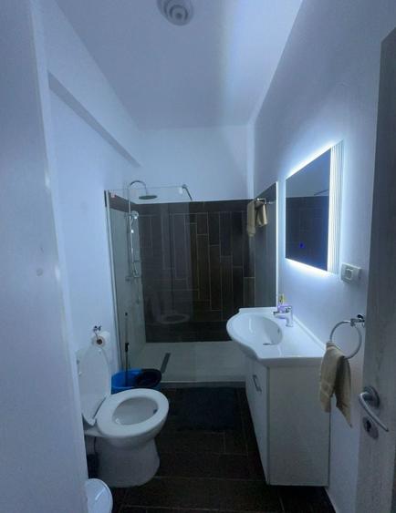 Apartament cu 3 camere semidecomandat în Central