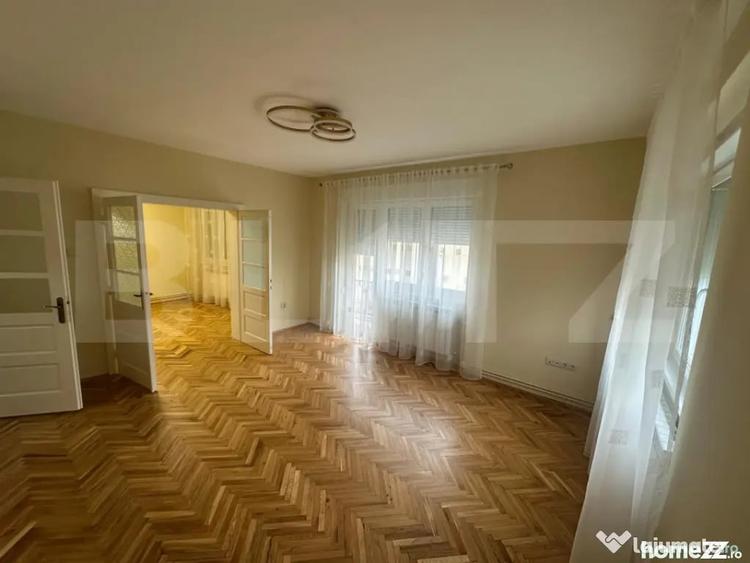 Apartament cu 4 camere decomandat în Titulescu