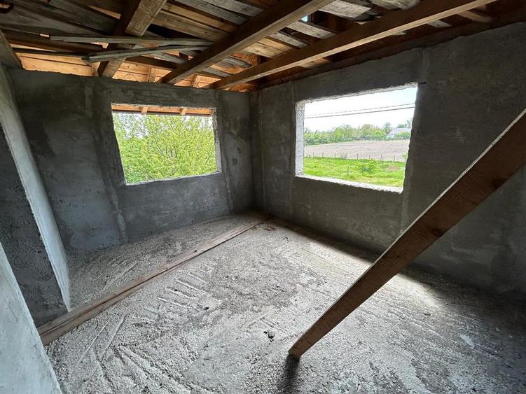 Casă individuală cu 4 camere cu Teren 273 Mp în Câmpineanca
