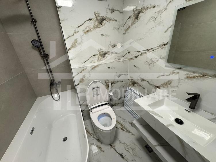 Apartament cu 3 camere semidecomandat în Tudor