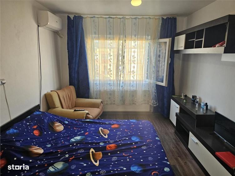 Garsonieră decomandată în Micro IV
