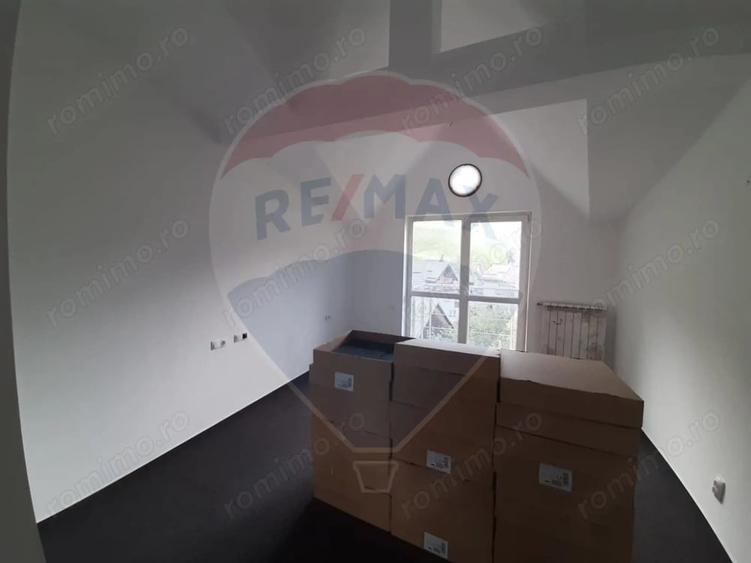 Casă cu Teren 2140 Mp în Moieciu