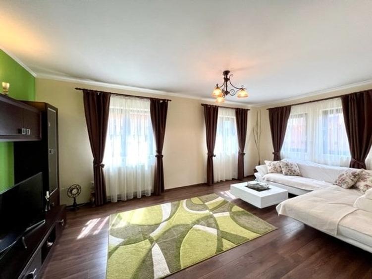 Casă individuală cu 4 camere cu Garaj în Est