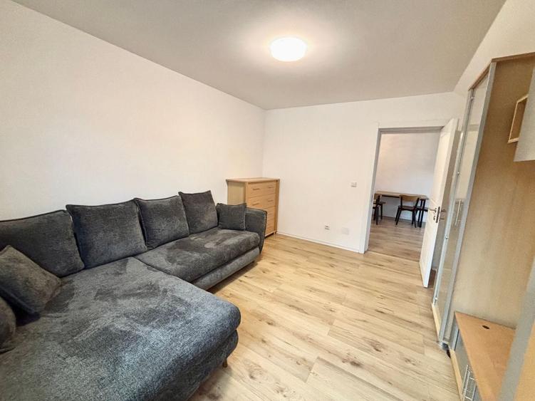 Apartament cu 3 camere semidecomandat, mobilat în Parcul Carol
