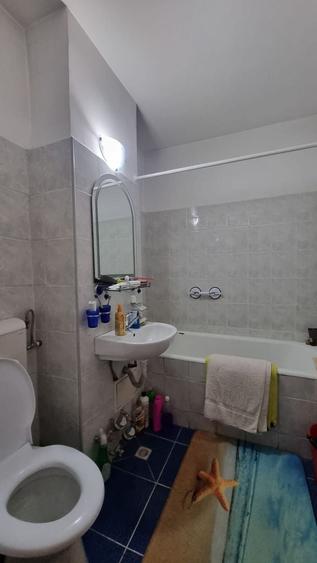 Apartament cu 3 camere decomandat, mobilat în Drumul Taberei