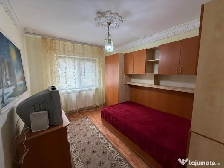 Apartament cu 3 camere decomandat în E3