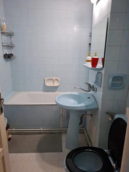 Apartament cu 2 camere decomandat în Intim