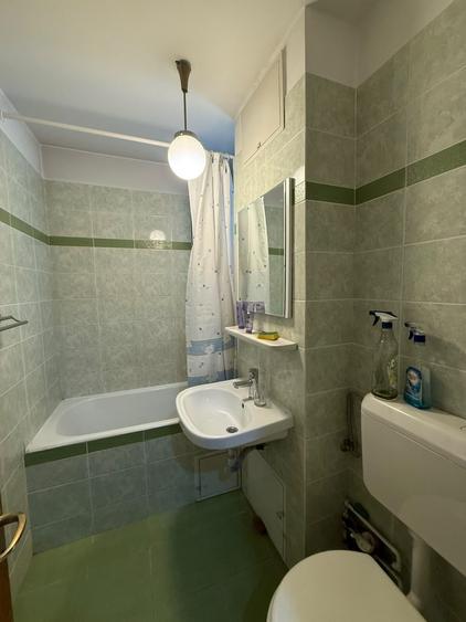 Apartament cu 3 camere decomandat în Colentina