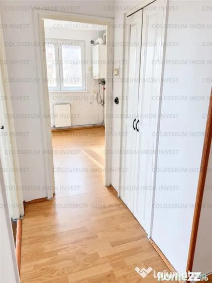 Apartament cu 3 camere decomandat în Calea București